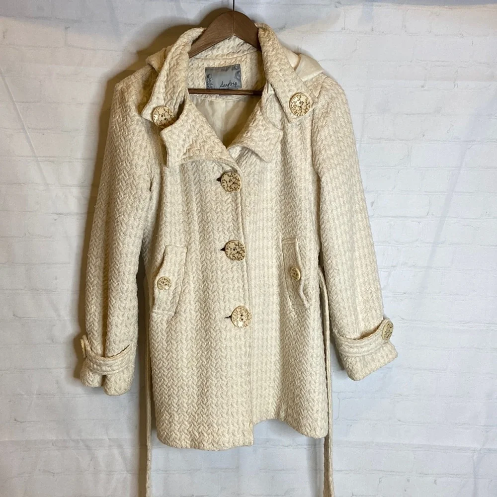 Daytrip Ivory Detachable Hood Tie Waist Buttoned Coat - Picture 2 of 13